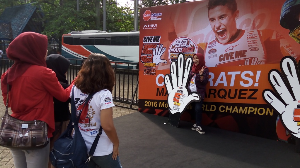 Ratusan Fan Rela Antre untuk Saksikan Marc Marquez Beraksi di Sentul