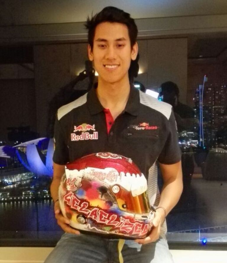 Desain Helm Baru Sean Gelael Sangat Indonesia