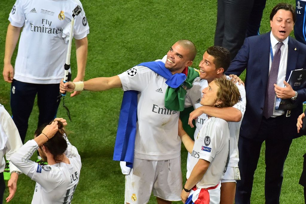 Foto-Foto Pesta Juara Real Madrid di San Siro