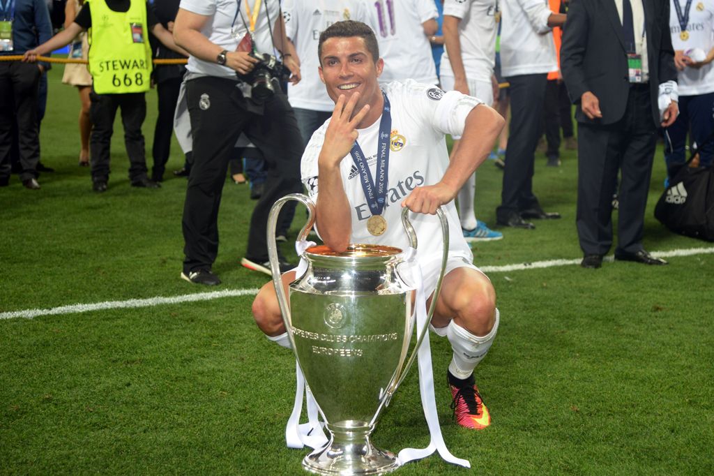 Foto-Foto Pesta Juara Real Madrid di San Siro