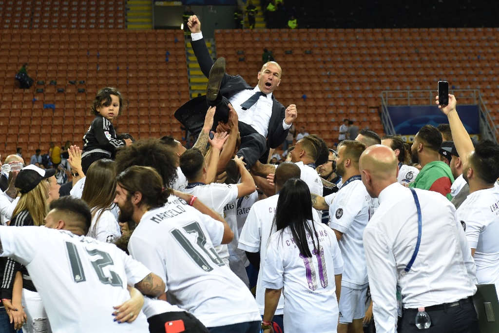 Foto-Foto Pesta Juara Real Madrid di San Siro