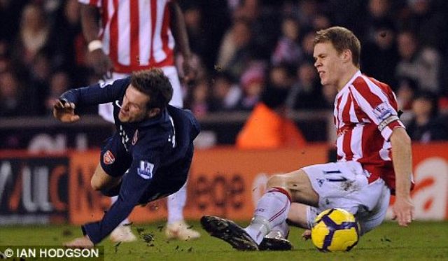 7 Pesepak Bola dengan Reputasi Buruk di Lapangan