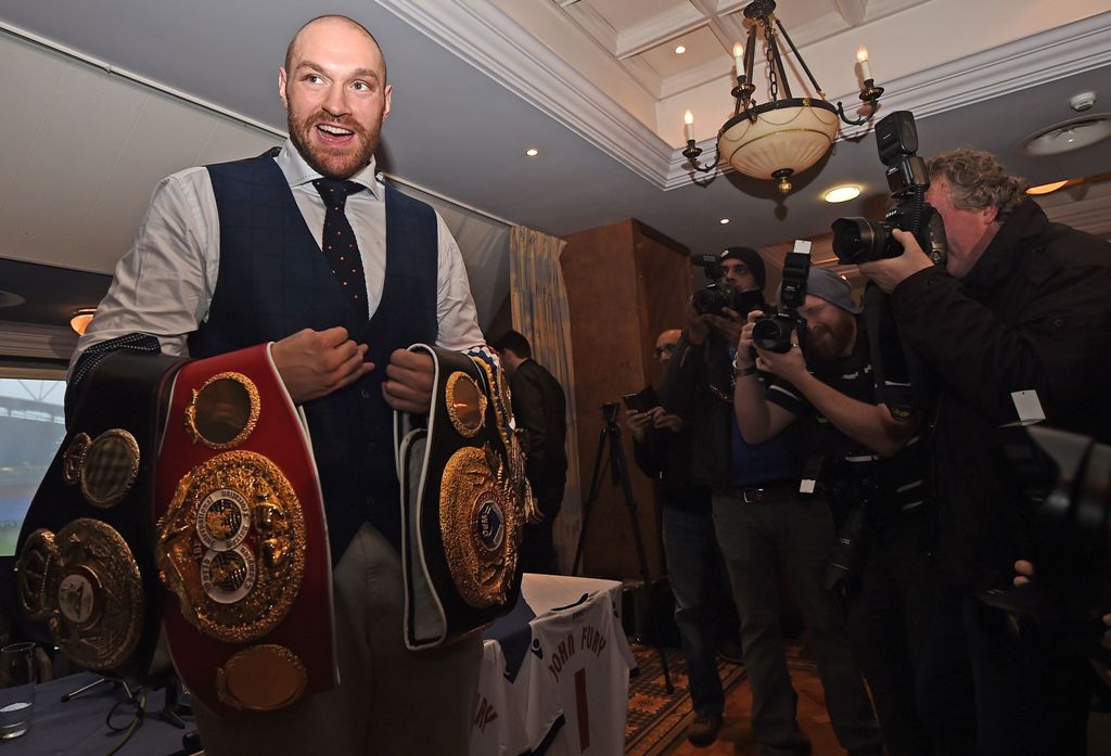 Promotor: Duel Joshua vs Fury Sulit Direalisasikan!