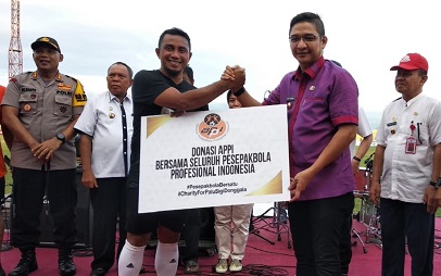 Ribuan Masyarakat Palu Padati Laga Timnas All-Star