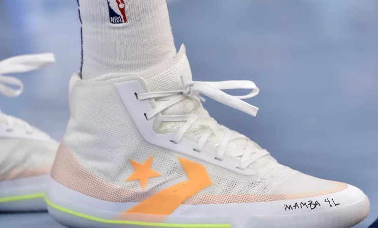 Deretan Ucapan Belasungkawa di Sepatu Pemain NBA untuk Kobe Bryant