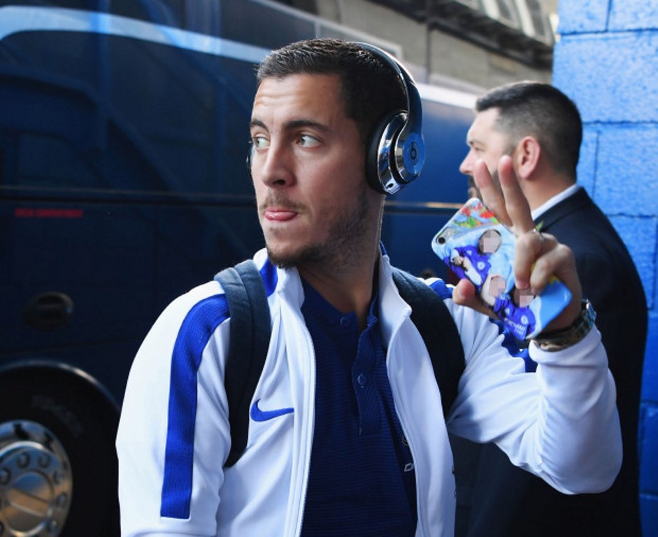 Belum Move on, Gambar Chelsea Masih Terpampang di Ponsel Hazard
