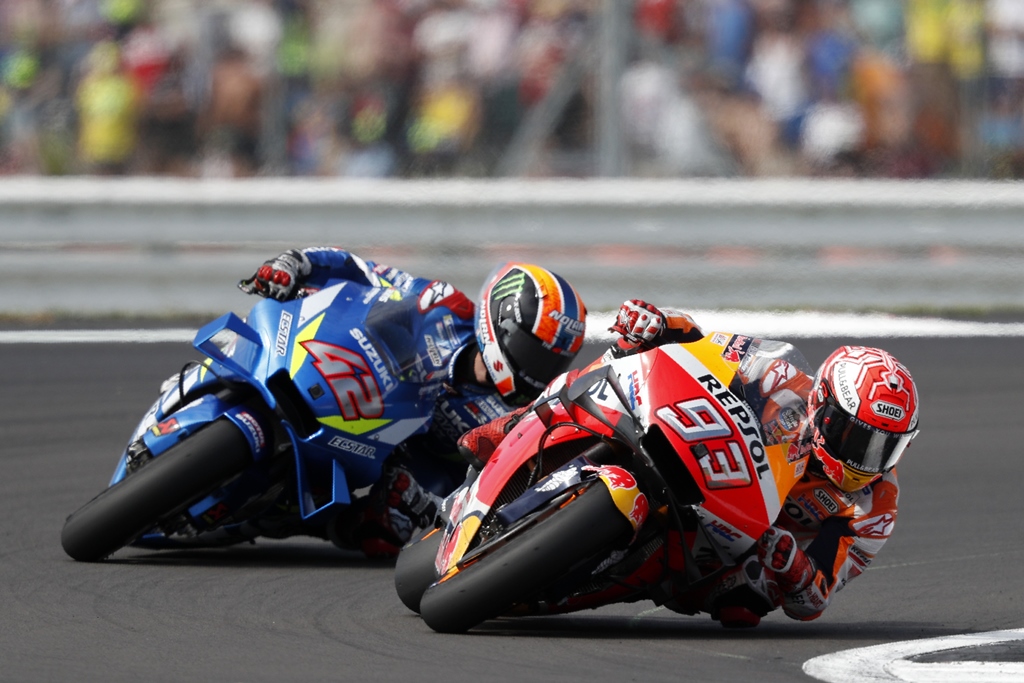 5 Top Momen MotoGP Kejar-kejaran Menegangkan Sampai Garis Finis