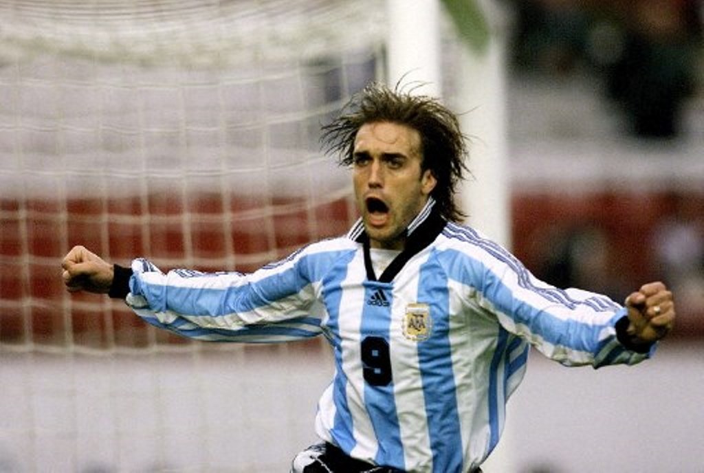 Legend! Batigol, Bomber Mematikan yang Patungnya Dirobohkan di Kota Florence