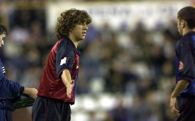 <i>On This Day</i>: Carles Puyol Lakoni Debut Bersama Barcelona