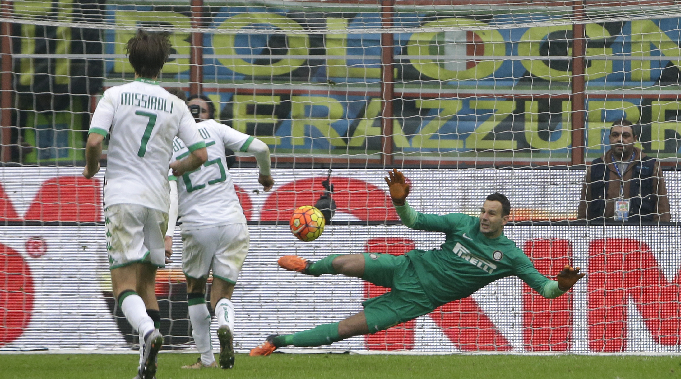 6 Kiper dengan Penyelamatan Penalti Terbanyak Tiga Musim Terakhir