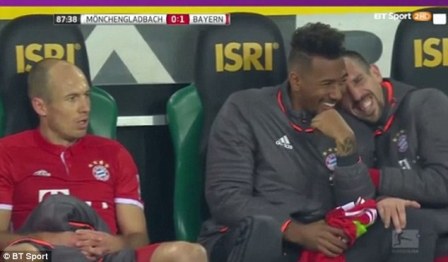 Pemain Bayern Tertawa Melihat Robben <i>Ngambek</i>
