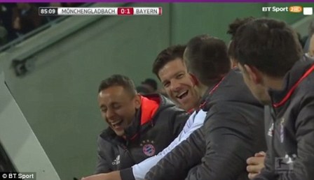 Pemain Bayern Tertawa Melihat Robben <i>Ngambek</i>