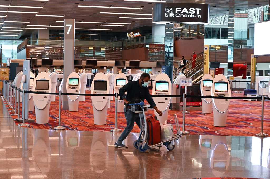 Dari Disney Land Hingga Arena Pacuan Kuda, Inilah 8 Tempat Unik yang Dijadikan Lokasi Vaksinasi Covid-19