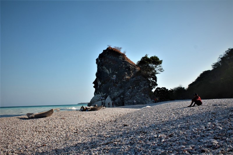 Keunikan dan Legenda Pantai Kolbano
