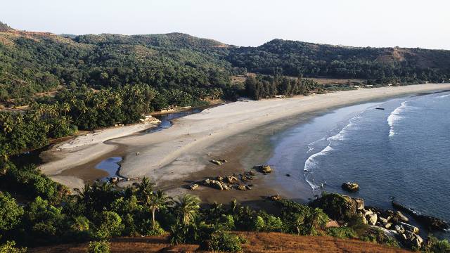 5 Pantai yang Patut Dikunjungi pada Januari