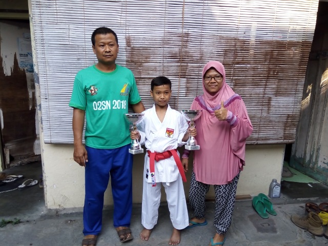 Perjuangan Penjual Martabak di Solo Antarkan Anaknya Jadi Juara Karate Internasional