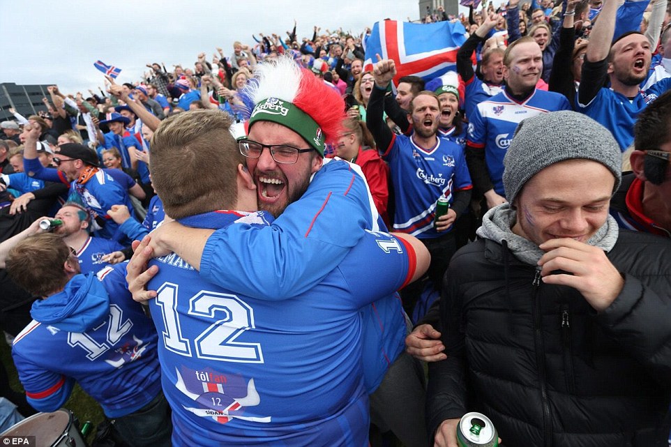 Tangis Suporter Usai Inggris Dikandaskan Islandia