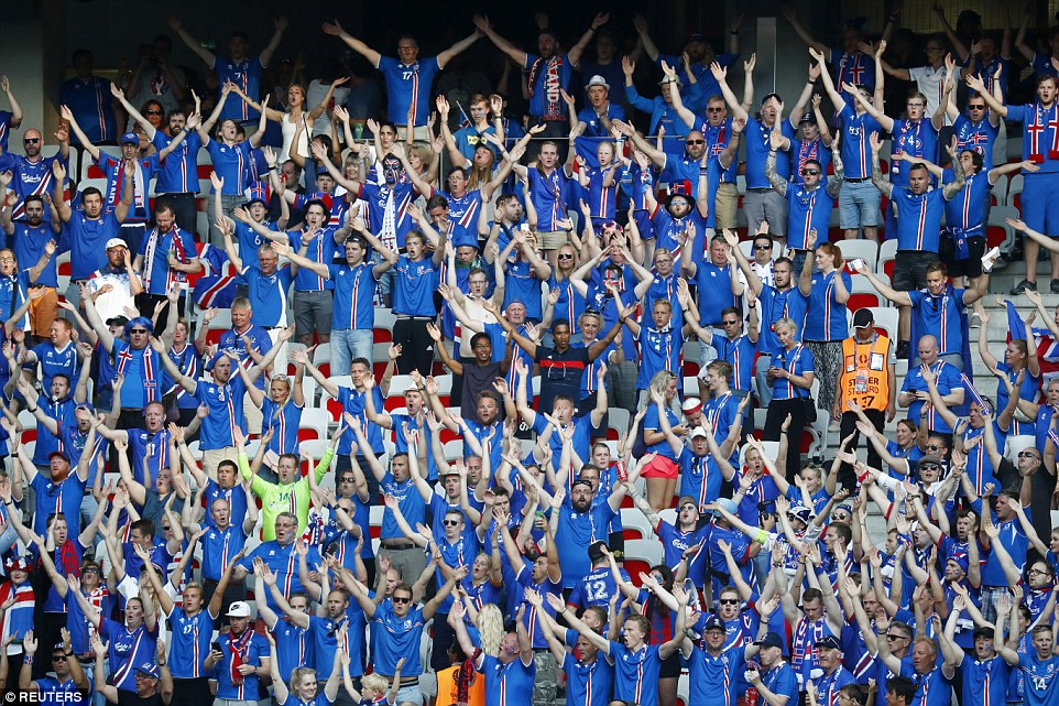 Tangis Suporter Usai Inggris Dikandaskan Islandia