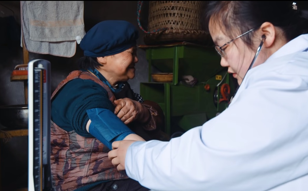 Dokter tanpa Kaki yang Mengabdi tanpa Batas Waktu