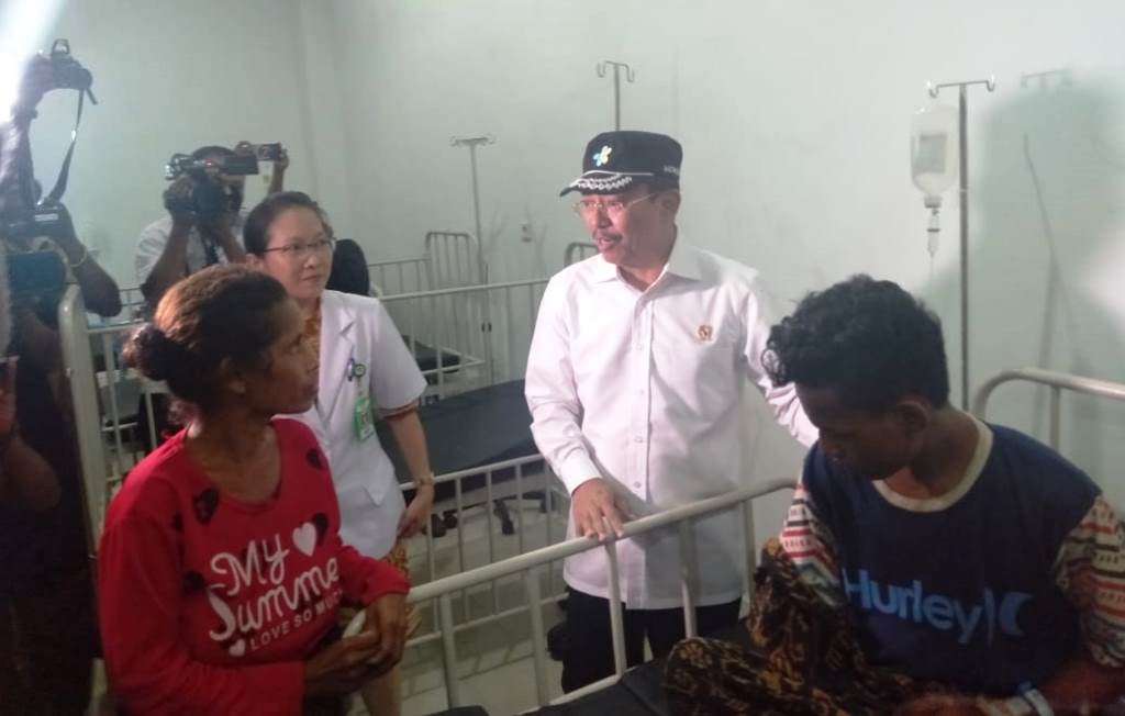 Menkes Serahkan Bantuan demi Memerangi DBD di Sikka