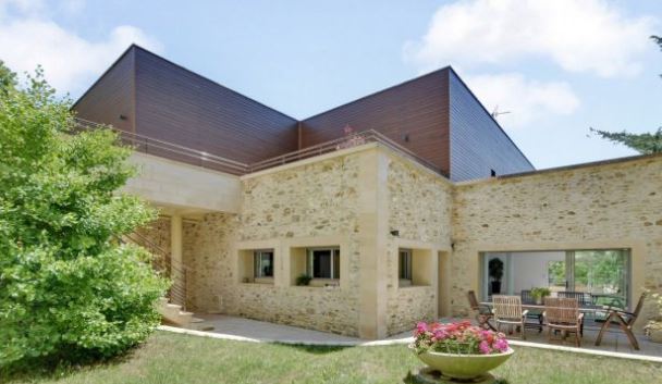 Yuk, Intip Kemewahan 3 Calon Rumah Messi di Paris