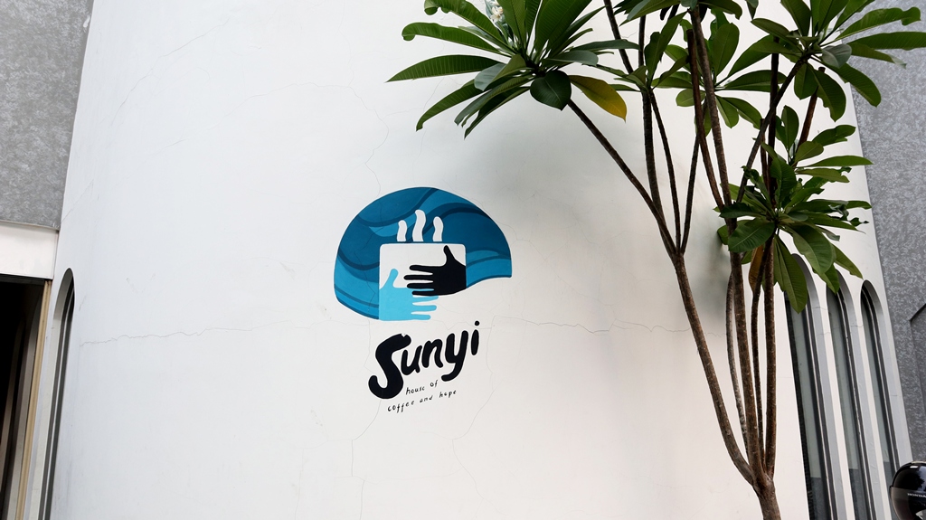 Nikmatnya Menyeruput Kopi dalam Kesunyian