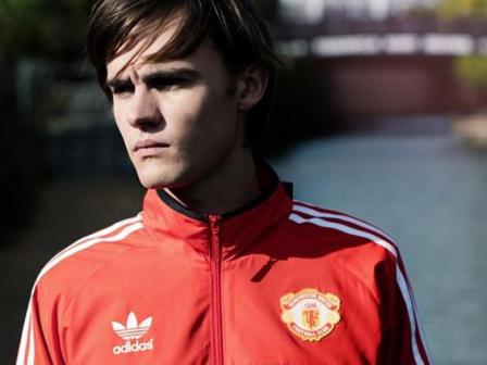 Adidas Kembali Produksi <i>Jersey</i> Lawas Manchester United 
