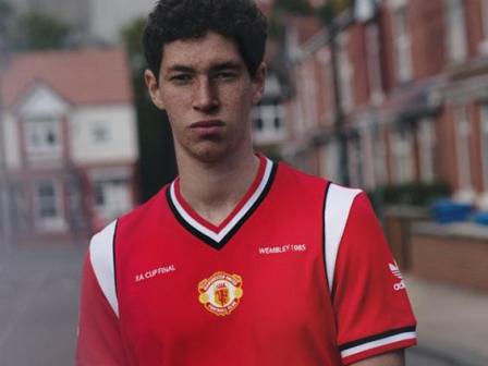 Adidas Kembali Produksi <i>Jersey</i> Lawas Manchester United 