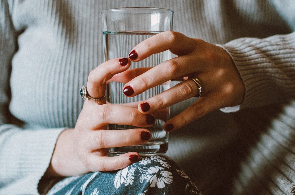 Tanda-tanda Anda Minum Terlalu Banyak Air