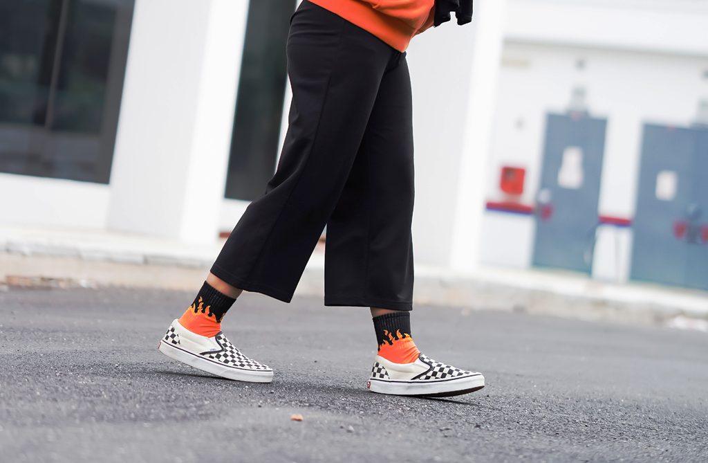 Berbagai Jenis Sepatu Sneakers dan Panduan Pemakaiannya