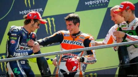 Persahabatan Rossi dengan Marquez Mungkin Hanya Jadi Kenangan   