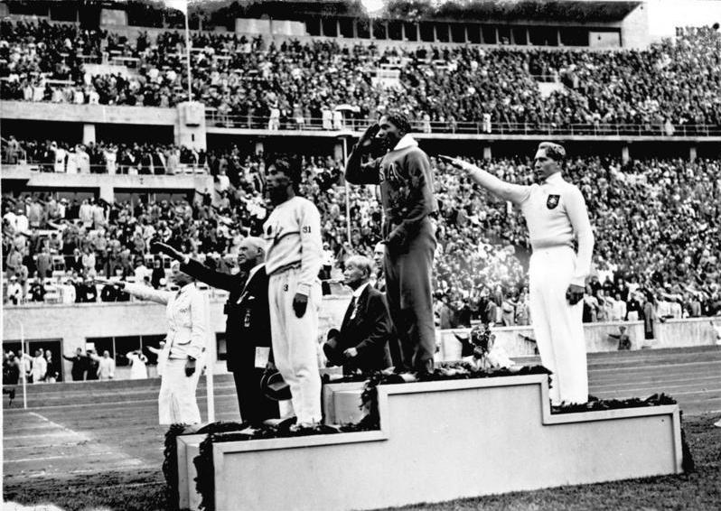 1936: Jesse Owens Raih Medali Emas Ketiga di Olimpiade Berlin