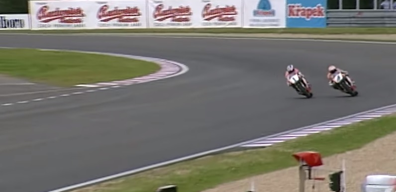 5 Top Momen MotoGP Kejar-kejaran Menegangkan Sampai Garis Finis