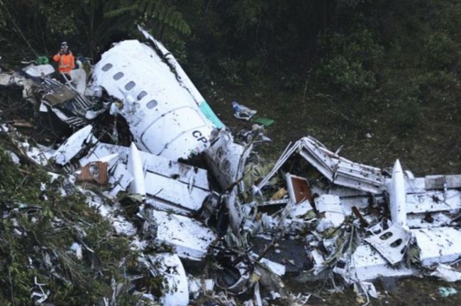 6 Tragedi Pesawat yang Melibatkan Tim Sepak Bola