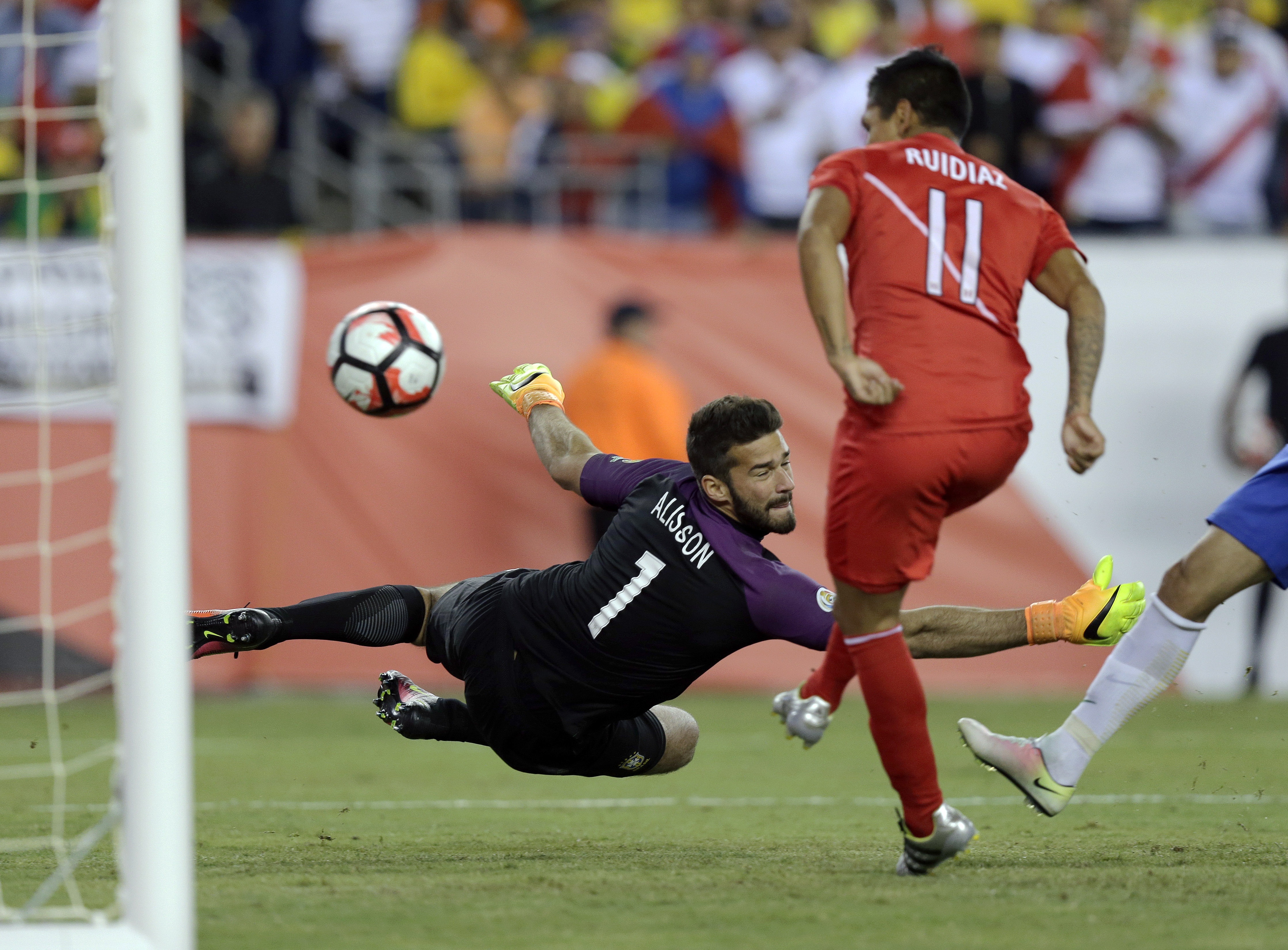 Diwarnai Gol