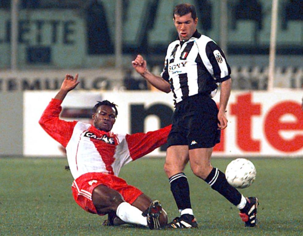 Daftar Peraih Ballon dOr Sejak 1990, Messi dan Cristiano Ronaldo Mendominasi