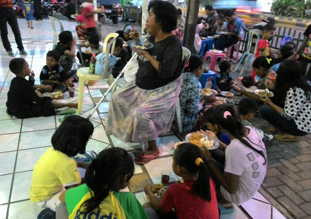 Vihara di Malang Sediakan Buka Puasa Gratis Selama Ramadan