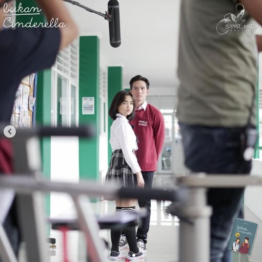 <i>Trailer</i> Film <i>Bukan Cinderella</i> Rilis, Debut Akting Fuji Dipuji