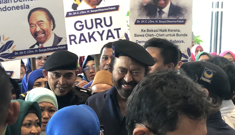 Semringah Surya Paloh Rayakan Ulang Tahun Bersama Relawan