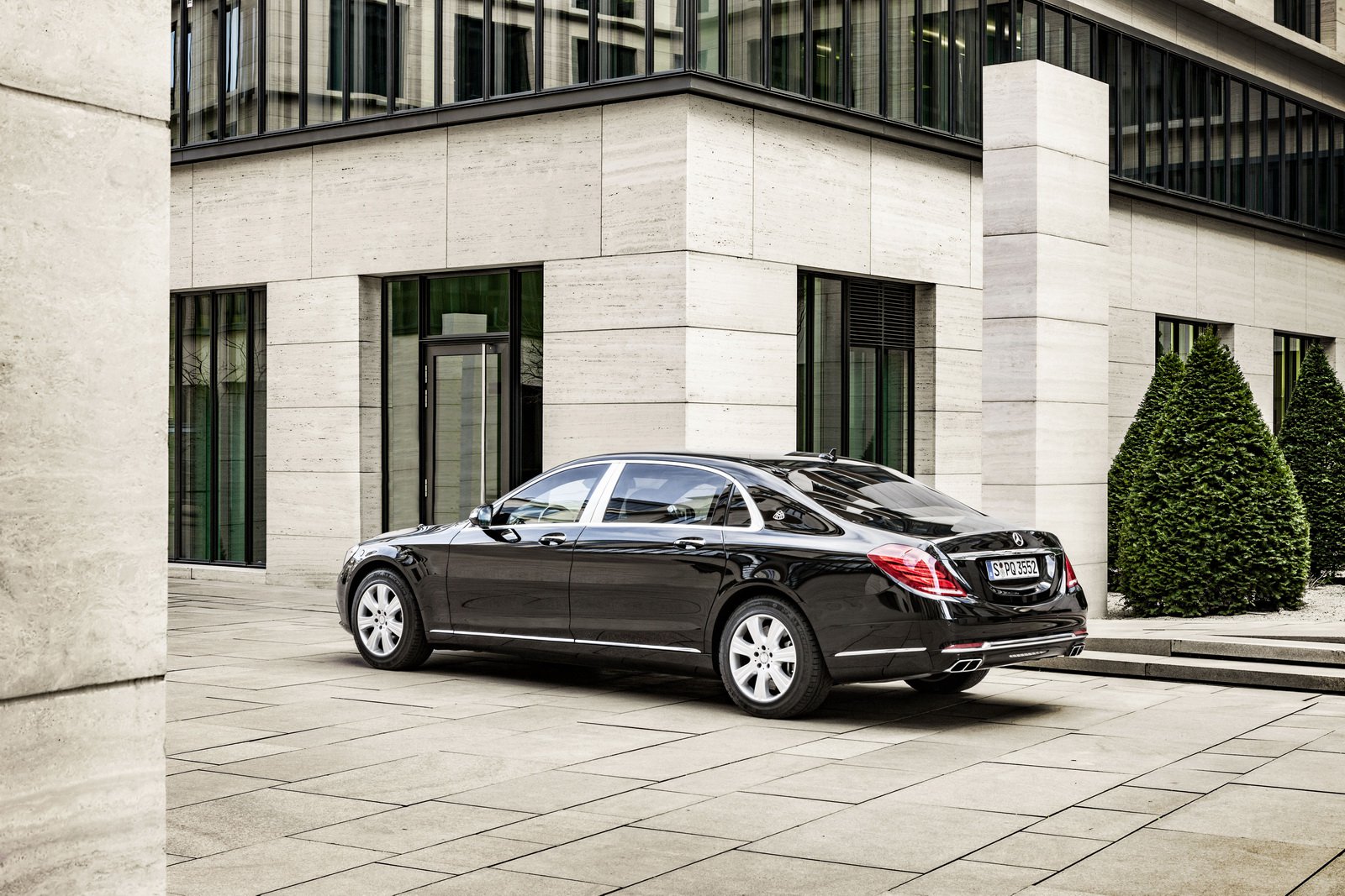 Intip Kecanggihan Mercedes-Benz Maybach S600 Guard, Calon Mobil Kepresidenan Jokowi