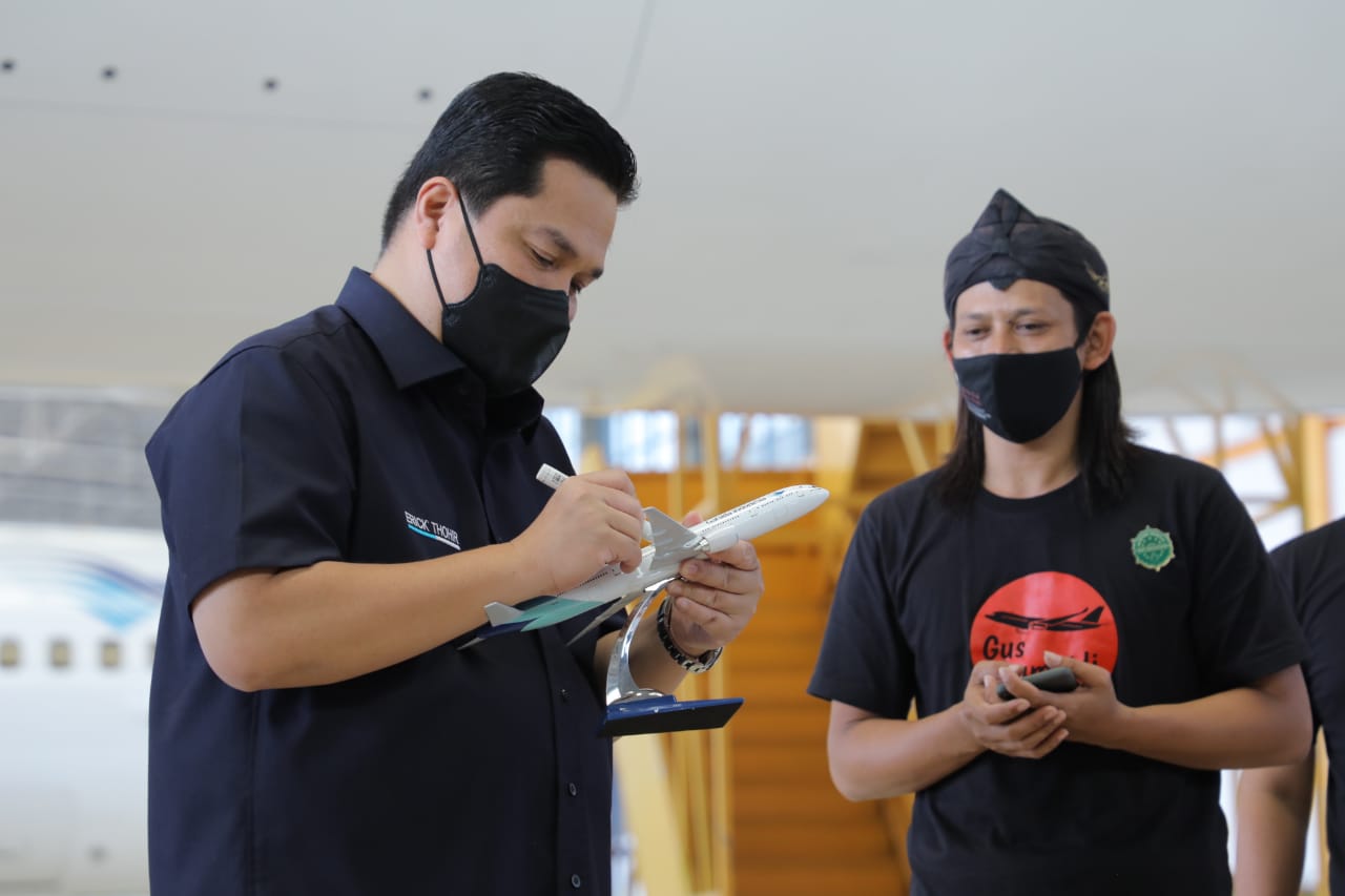 Erick Thohir: Miniatur Pesawat Gus Humaidi Karya Anak Bangsa