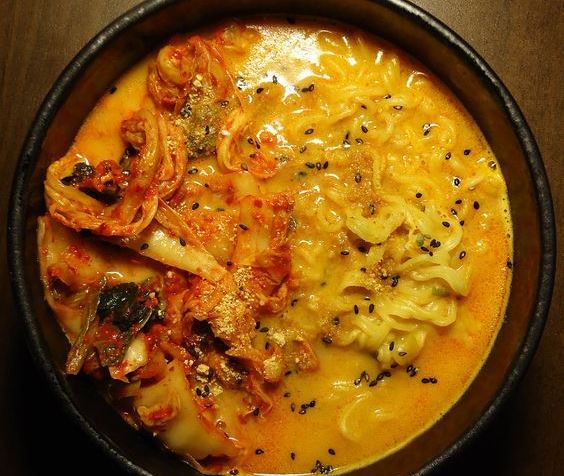 Ini 5 Mie Instan Terpedas Asal Korea