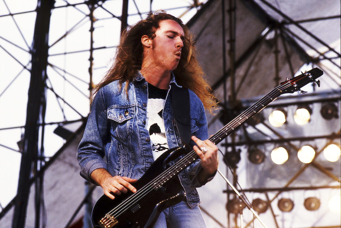 30 Tahun Lalu, Bassist Metallica Cliff Burton Tewas Kecelakaan