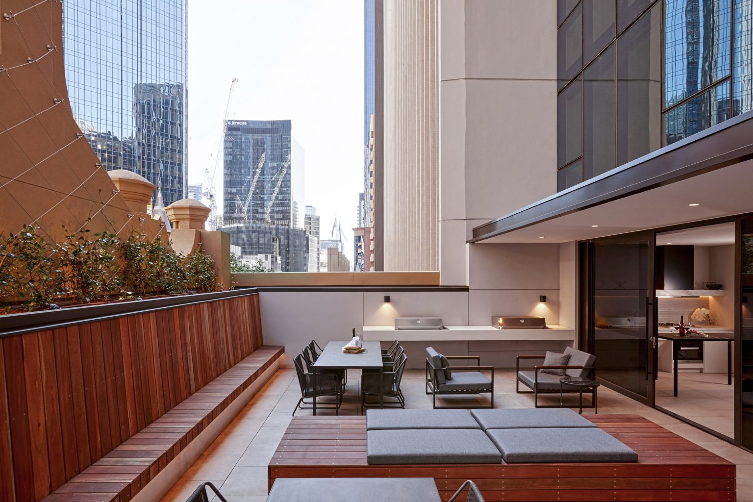 Collins House, Apartemen 'Kurus' di Australia