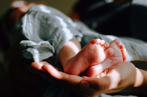 150+ Rekomendasi Nama Bayi Perempuan Bermakna Indah