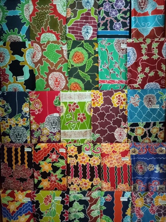 Jatuh Bangun Hanan Jalil Kelola Batik Tulis Celaket