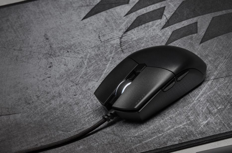 Corsair Rilis Mouse Gaming Ringan dan Mousepad Efek RGB