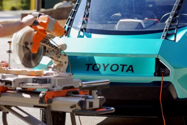 Toyota Tancap Gas Kejar Inovasi Tesla