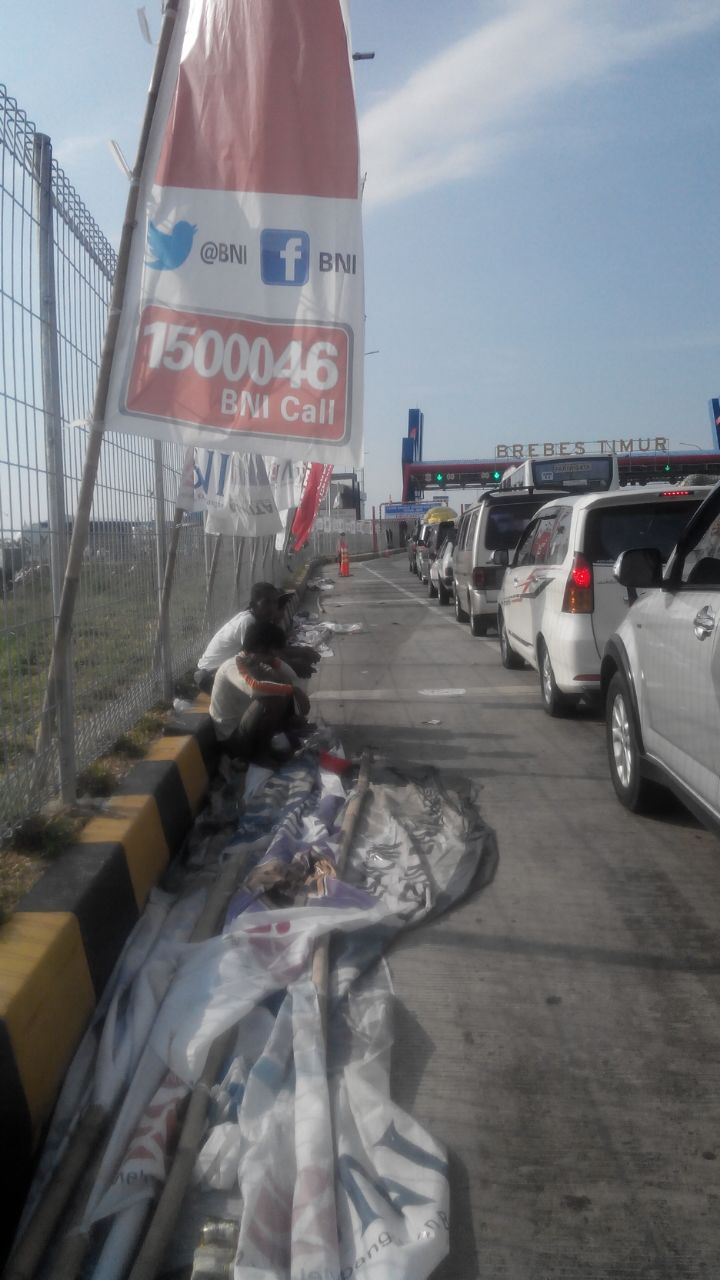 Perlu Kesadaran Pemudik Jaga Kebersihan Tol