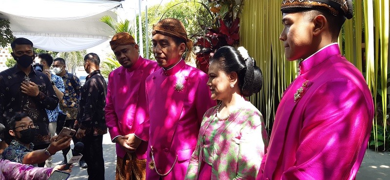 Terlihat Menangis Saat Siraman, Kaesang Pangarep <i>Ngeles</i> Begini